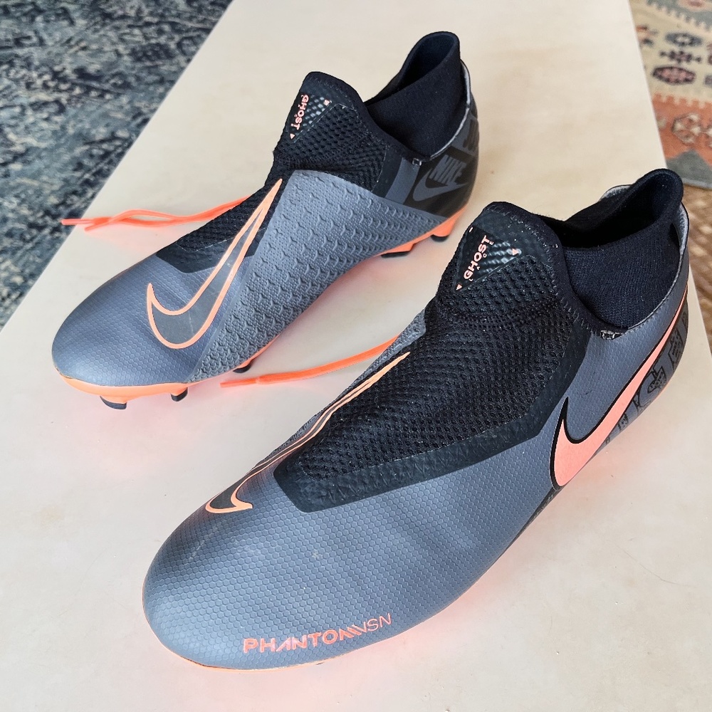 Nike Phantom Vision Elite soccer cleats size 10.5 men’s